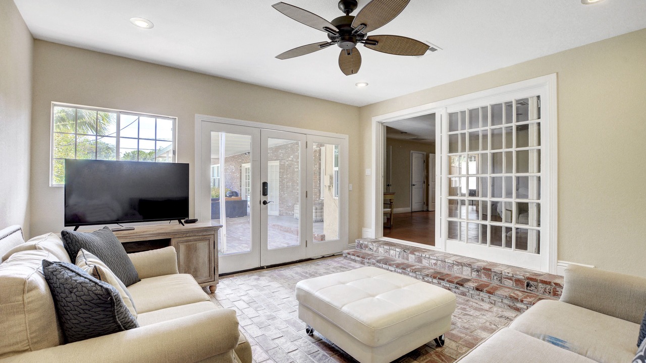 Photo of Livingroom in McNeil Estates