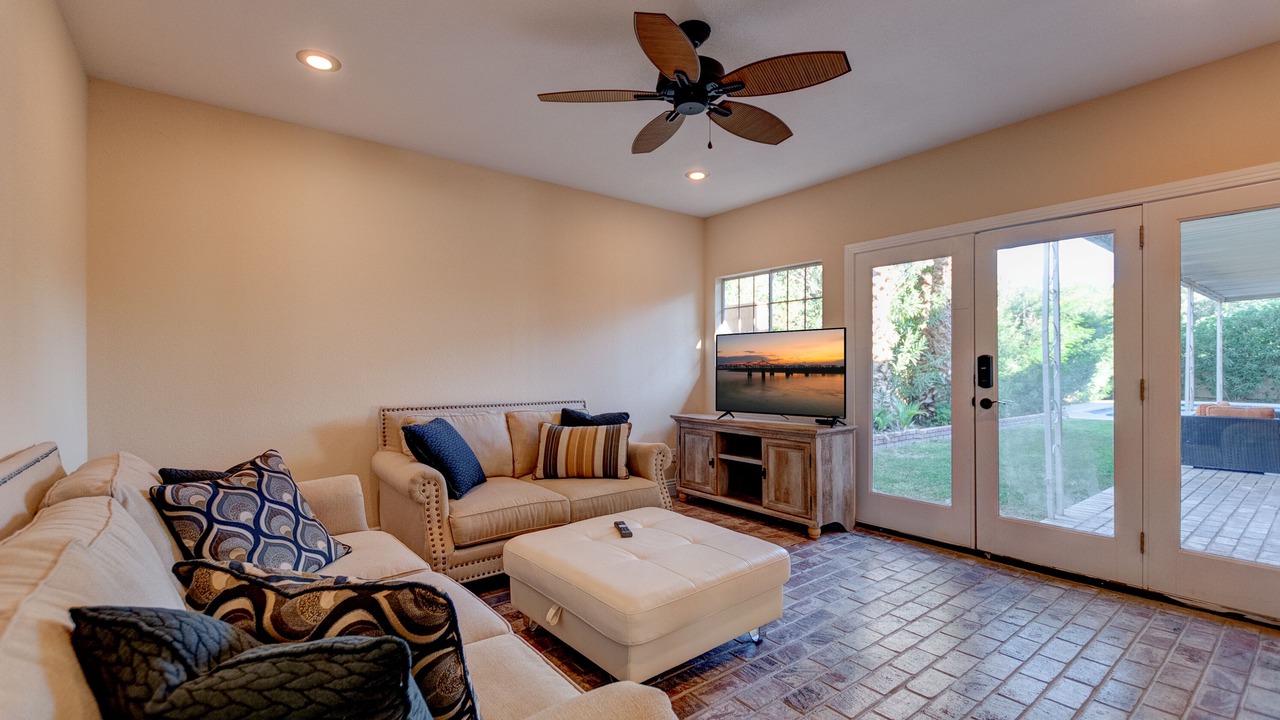 Photo of Livingroom in McNeil Estates
