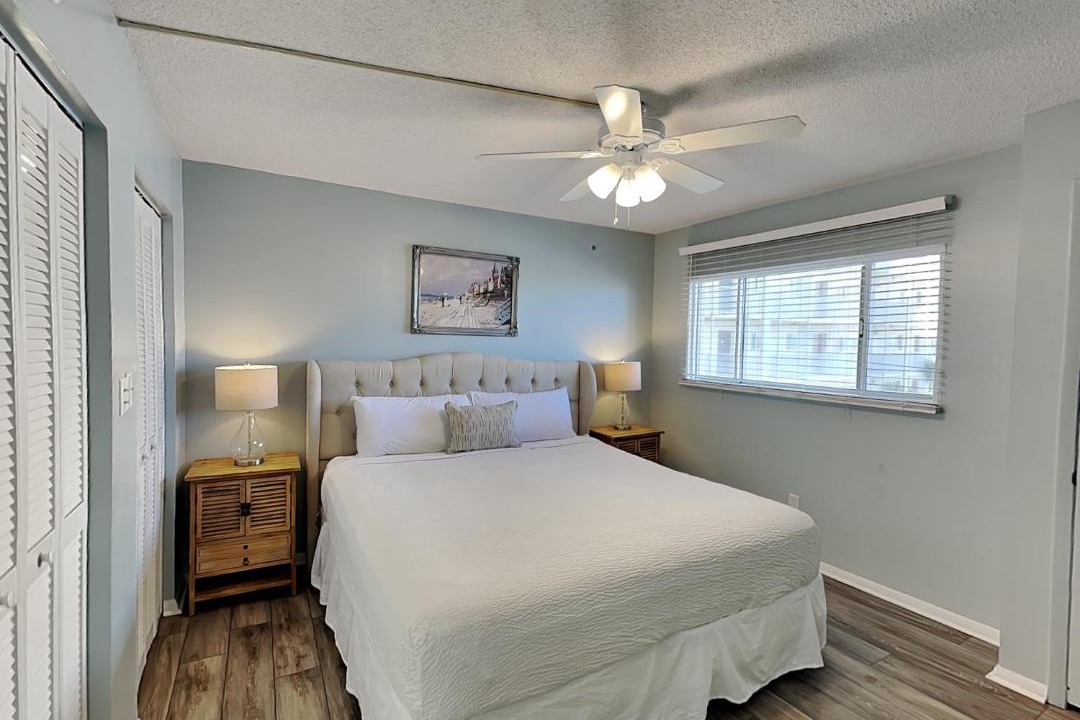 Photo of Bedroom in Biltmore Beach