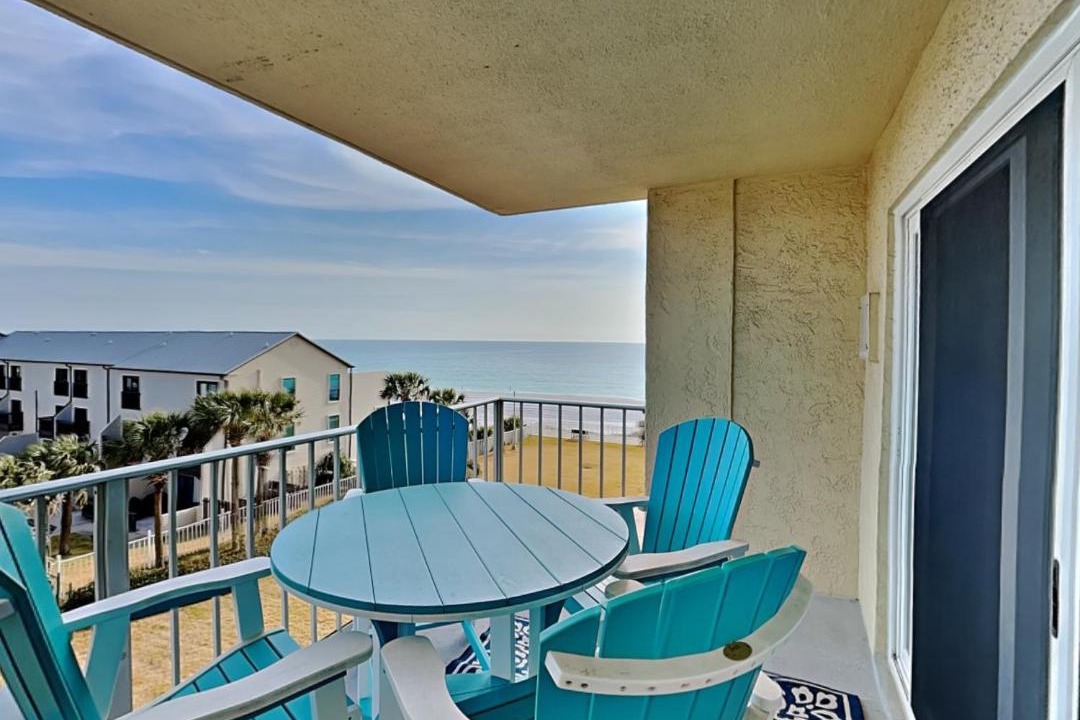 Photo of Patio Balcony in Biltmore Beach