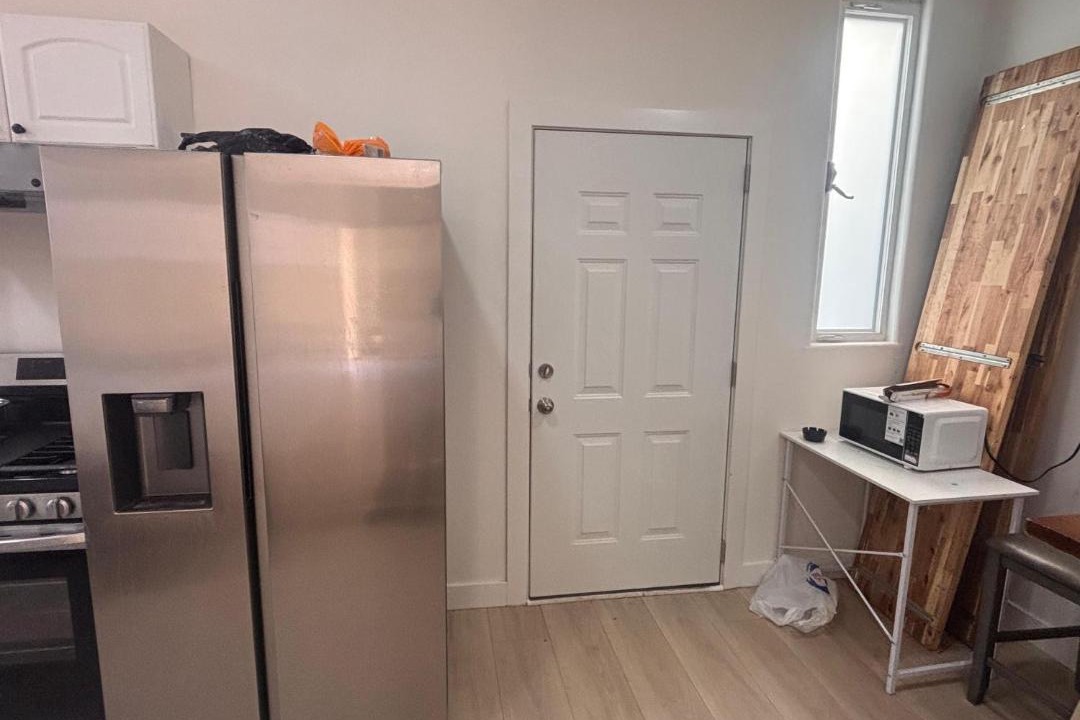 Photo of Kitchen in Wilshire Center