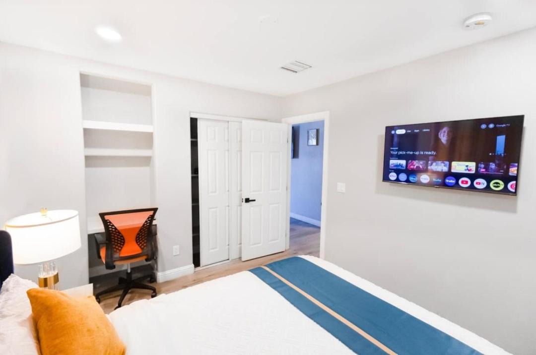 Photo of Bedroom in Central Escondido