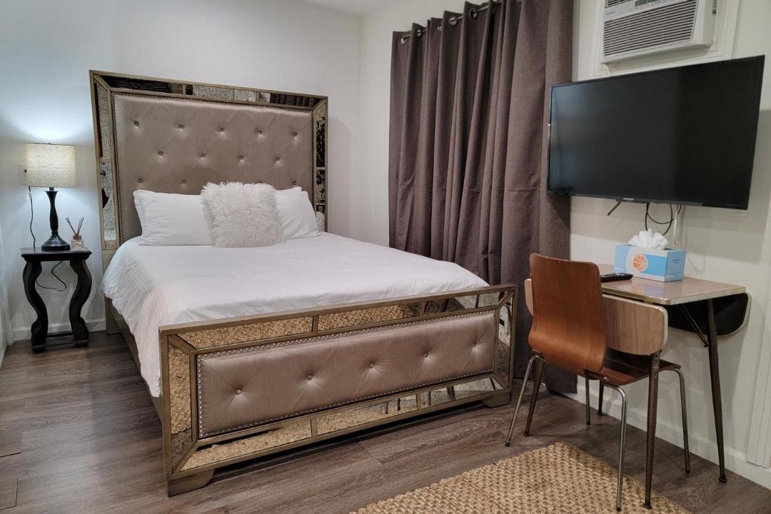 Photo of Bedroom in Mid City