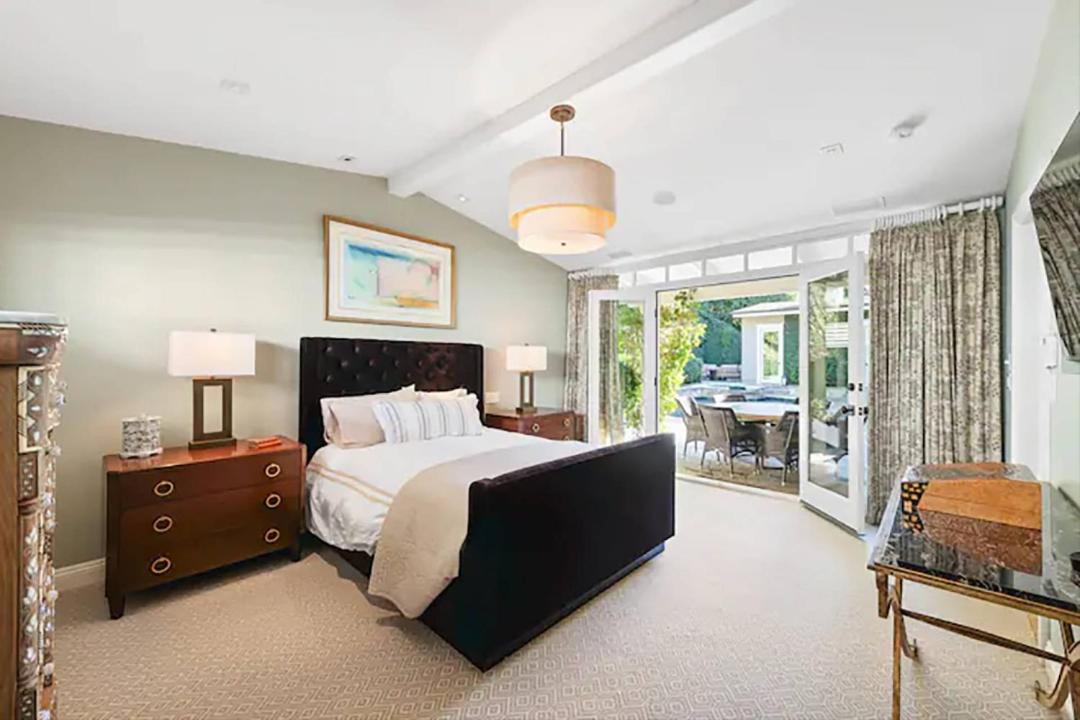 Photo of Bedroom in Beverly Glen