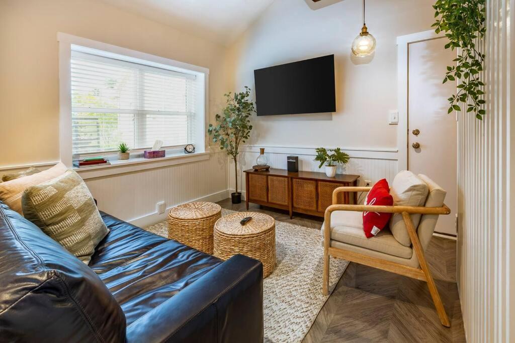 Photo of Others in Intercourse