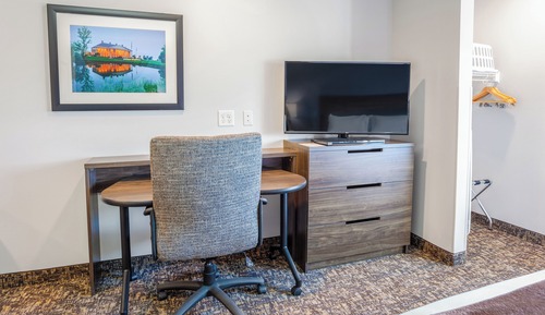 Room, 1 Queen Bed (Recliner)