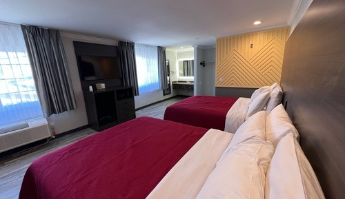 Deluxe Room, 2 Queen Beds