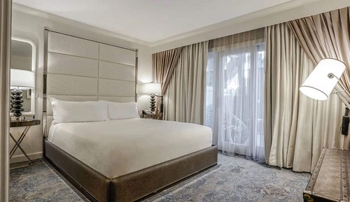 Deluxe Room, 1 King Bed, Refrigerator (ADA Deluxe King Rollin Shower)