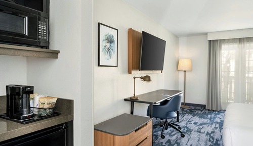 Room, 1 King Bed, Accessible Bathtub
