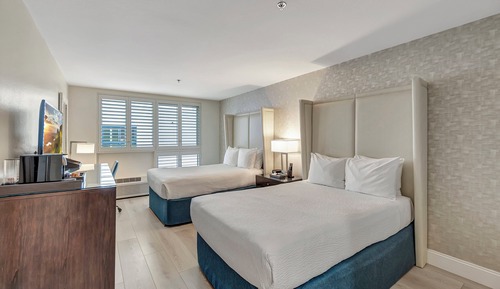 Standard Room, 2 Double Beds, Courtyard View (Standard with Two Double Beds)