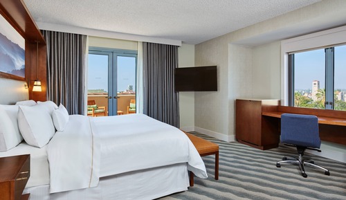 Deluxe Room, 1 King Bed