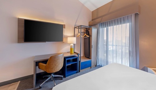Suite, 1 King Bed with Sofa Bed, Balcony