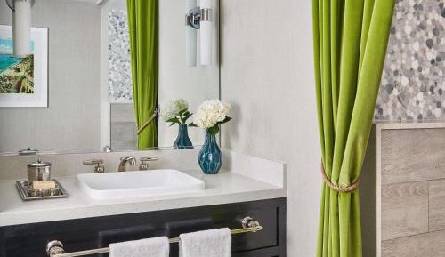 Bi-Level Bungalow King Suite