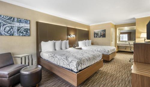 Queen Room with Two Queen Beds - Mobility Accessible/Non-Smoking