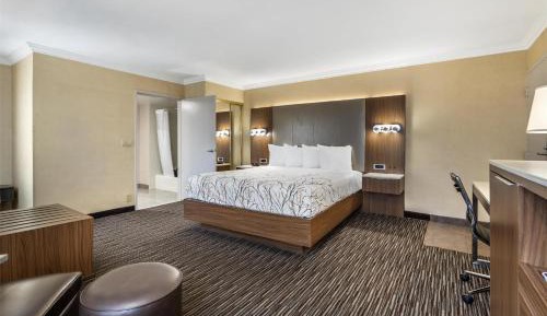 King Room - Upper Floor/Non-Smoking