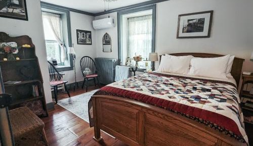 Double Room with Shared Bathroom