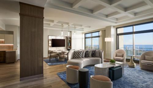 Penthouse Suite, 1 King, Ocean View, Balcony, Sky