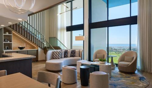 Spyglass, Bi-Level Suite, 1 King, Ocean View, Sky