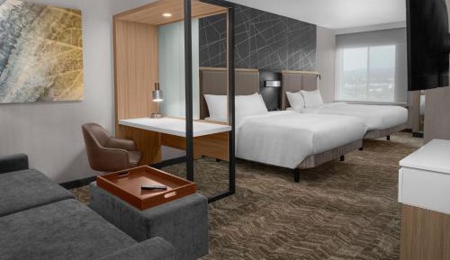 Suite with Two Queen Trundle Beds 