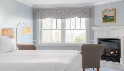 Main Inn - King Room with Ocean View