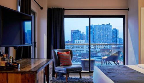 Premier King City View Room 