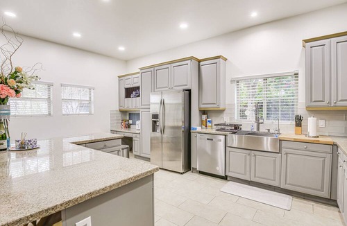 Anaheim Colony Historic District House | Spacious Anaheim Home < 30 Mi to DTLA!