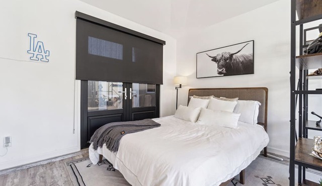 Studio GuestHouse in Los Angeles near LMU, 5 min from LAX.