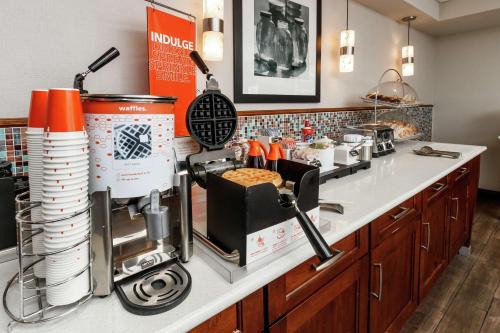 Hampton Inn Suites Pine Forest Road 